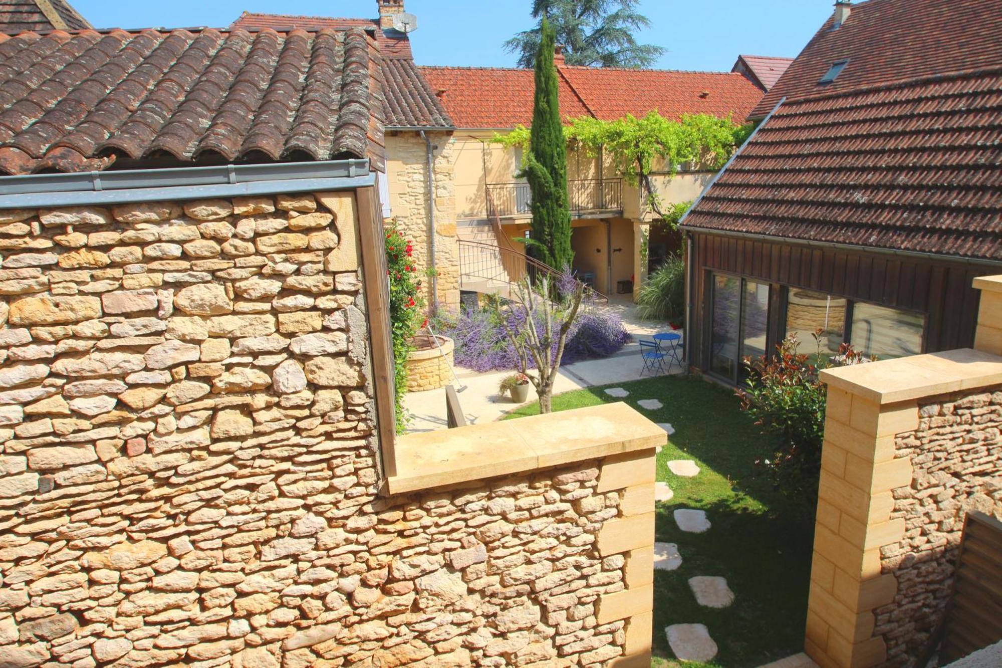 Logis Hotel Archambeau Thonac Exterior foto